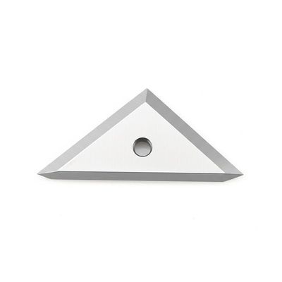 تیغه موقعیت‌یابی مثلثی آلیاژ کاربید تنگستن سیمانی سفارشی با یک سوراخ برای برش فیلم پارچه در ماشین‌آلات صنعتی