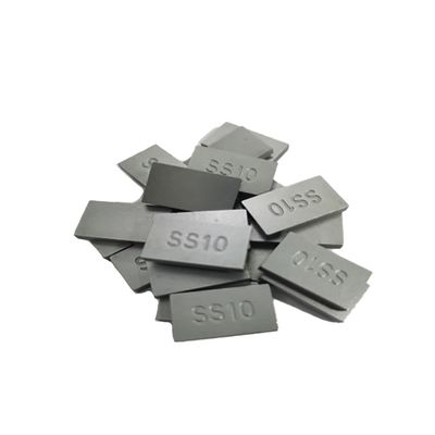 نوک های بریز شده کاربید ولتفستم آلیاژ YG8 با تراکم 14.75 g / cm3 سختی 90.0 HRA و TRS 3200 Mpa