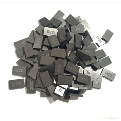 نوک های بریز شده کاربید ولتفستم آلیاژ YG8 با تراکم 14.75 g / cm3 سختی 90.0 HRA و TRS 3200 Mpa